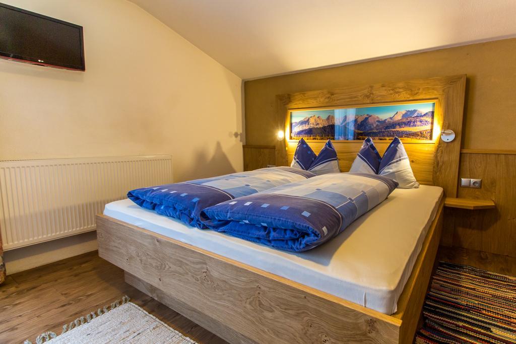 Pension Schweizerhof Waidring Szoba fotó